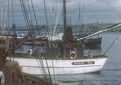 Mouvements sur le port de Douarnenez - Jean MARTIN - 1958 - Cinémathèque de Bretagne - Gwarez Filmoù. Martine velly 