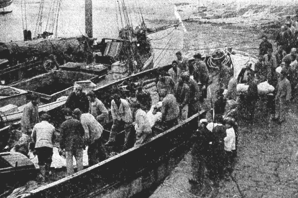 Source : Le Petit Breton du 12/06/1938. Au premier plan, le bateau après la tempête