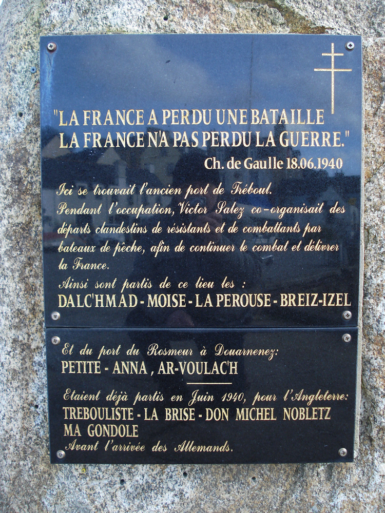 Source : Collection personnelle de Jean-Claude Bourdon.Plaque commémorative de faits de résistance de bateaux douarneniste durant la 2ème guerre mondiale (port de Tréboul).