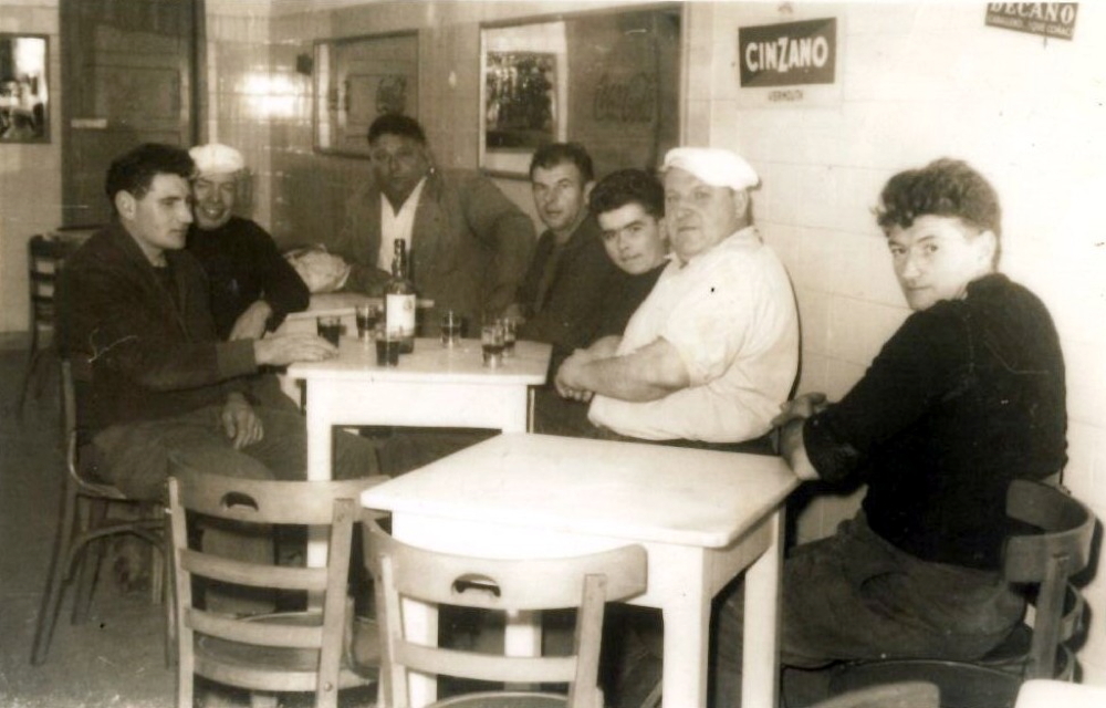 Source : collection personnelle de Robert Coffec. De droite à gauche : Pierro Lastenet, Henri Daden, Pierre Moyne et Joseph Belbéocg, à Las Palmas.