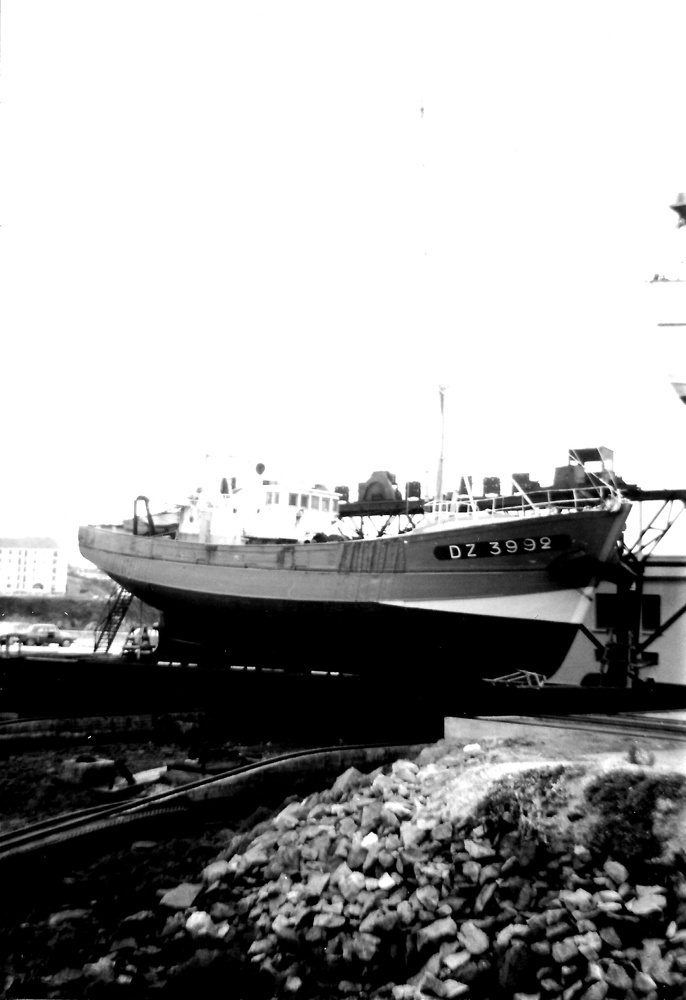 Source : Collection personnelle de Francis Mc Williams.L’Ar Yacht sur le slipway du nouveau port, août 1965.