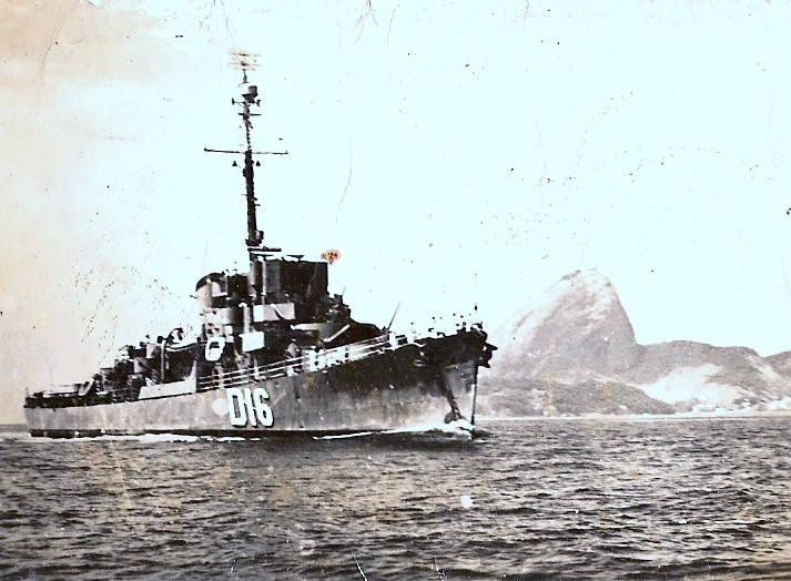 Collection Louis Roger. PLOMARCH. Le Babitonga, contre torpilleur  brésilien qui arraisonna le Plomarch le 16 juin 1962 à Natal.